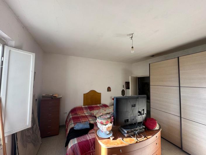 Image No.18-2 Bed Property for sale