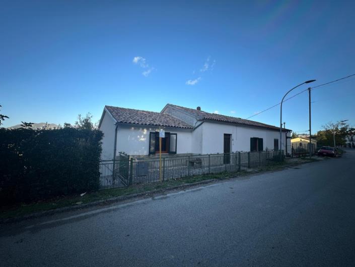 Image No.4-2 Bed Property for sale