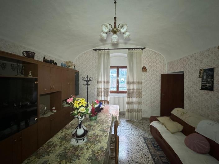 Image No.8-2 Bed Property for sale