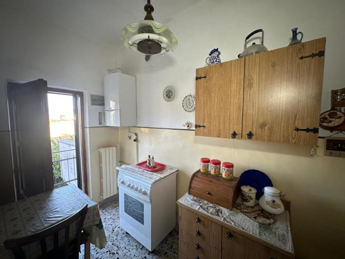 Image No.12-2 Bed Property for sale