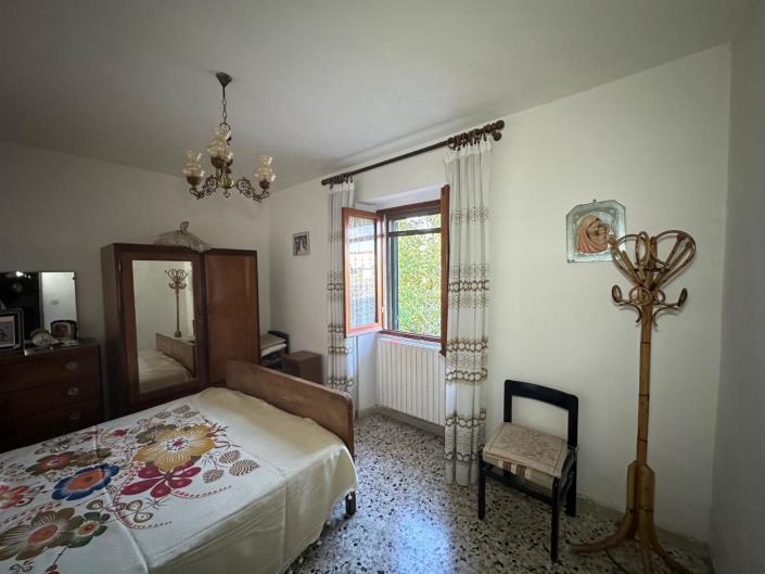 Image No.16-2 Bed Property for sale