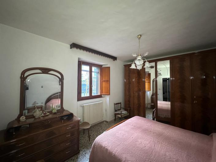 Image No.18-2 Bed Property for sale