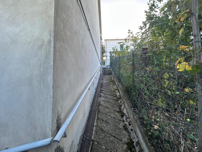 Image No.21-2 Bed Property for sale