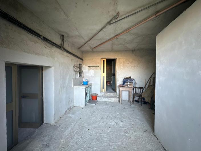 Image No.27-2 Bed Property for sale