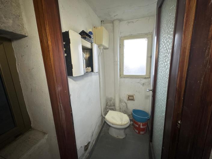 Image No.30-2 Bed Property for sale