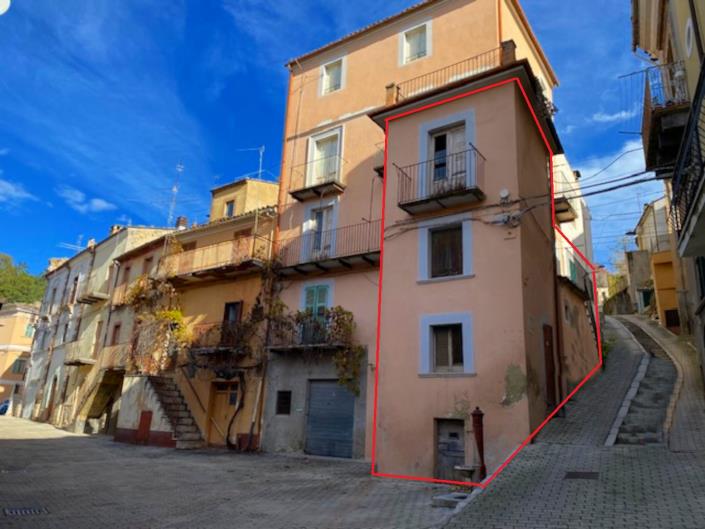 Image No.1-4 Bed Property for sale