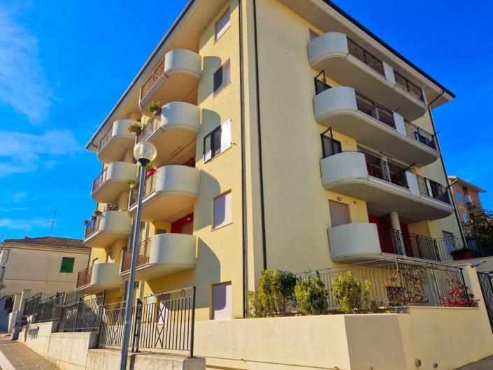 Image No.3-2 Bed Apartment for sale