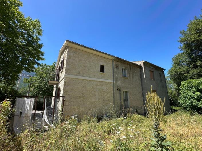 Image No.4-2 Bed Property for sale