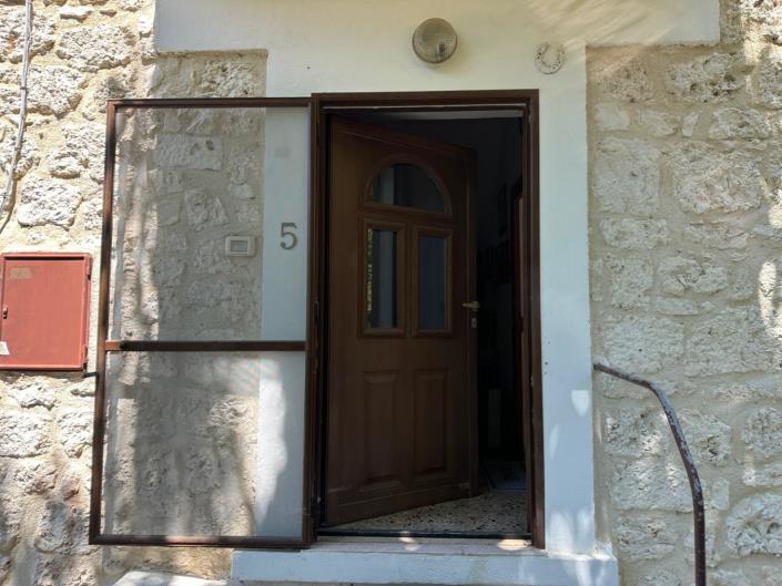 Image No.6-2 Bed Property for sale