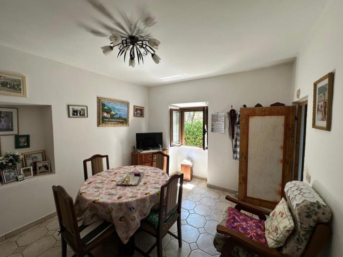 Image No.8-2 Bed Property for sale