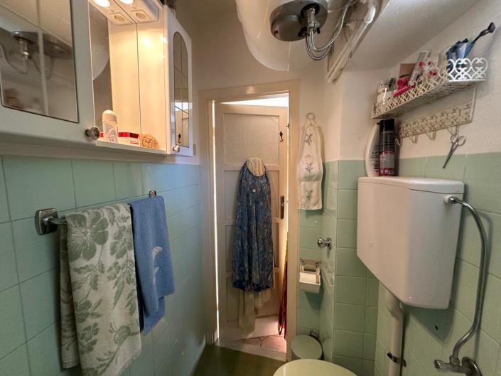 Image No.18-2 Bed Property for sale