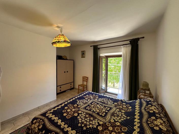 Image No.17-2 Bed Property for sale