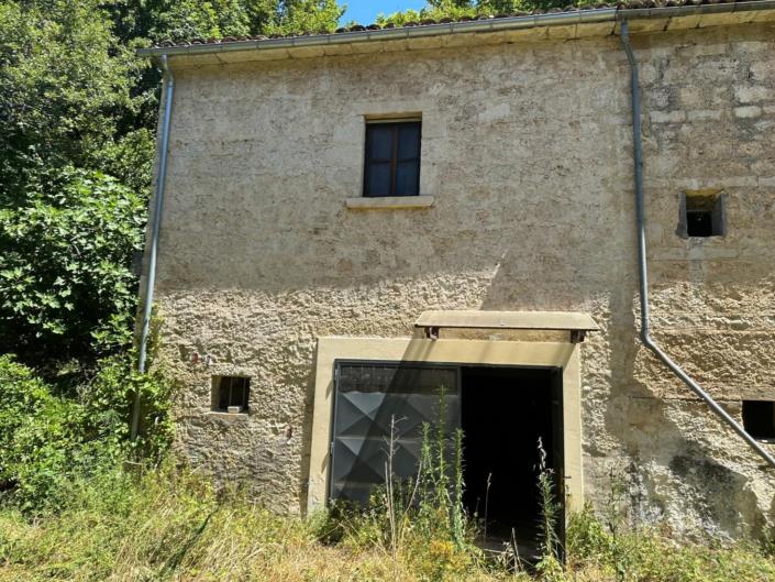 Image No.20-2 Bed Property for sale