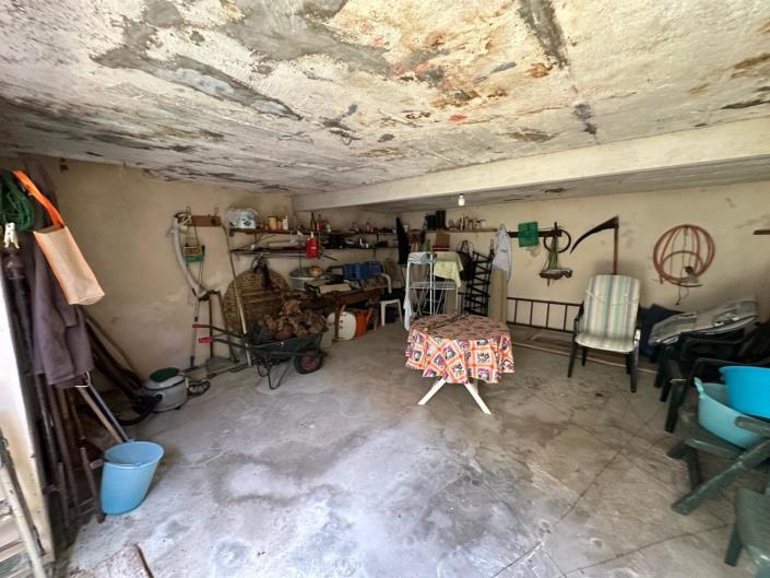 Image No.25-2 Bed Property for sale