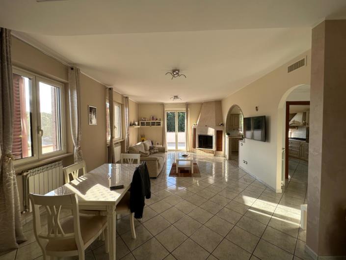 Image No.10-Appartement de 5 chambres à vendre à Cugnoli