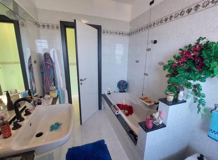 Image No.21-Appartement de 3 chambres à vendre à Silvi