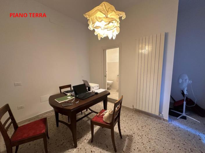 Image No.10-4 Bed Property for sale