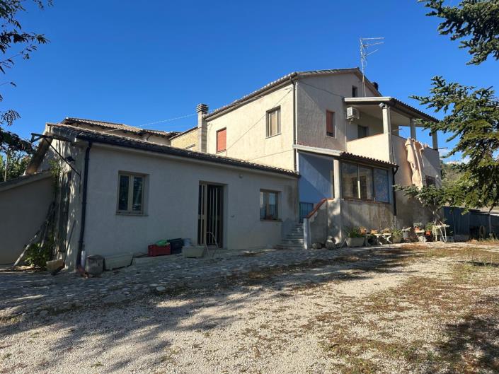 Image No.5-2 Bed Semi-Detached for sale