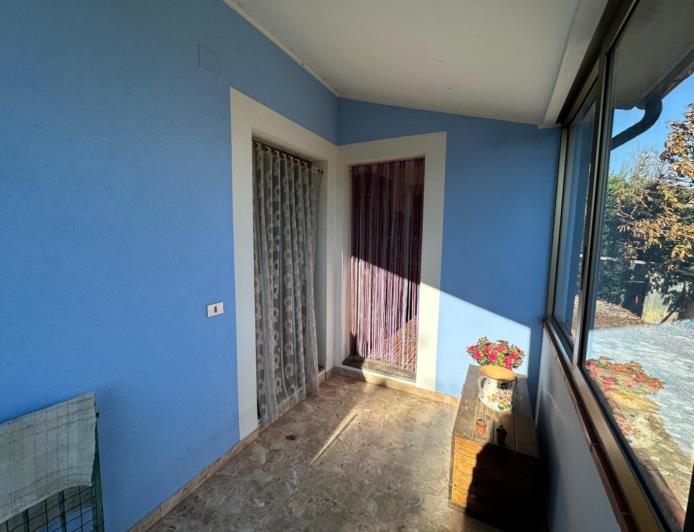 Image No.6-2 Bed Semi-Detached for sale