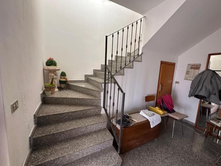 Image No.7-2 Bed Semi-Detached for sale