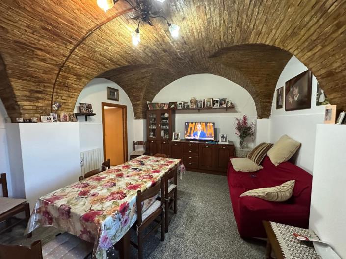 Image No.8-2 Bed Semi-Detached for sale