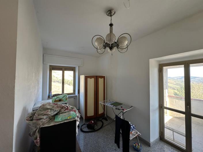 Image No.16-2 Bed Semi-Detached for sale