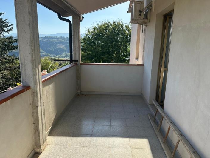 Image No.17-2 Bed Semi-Detached for sale