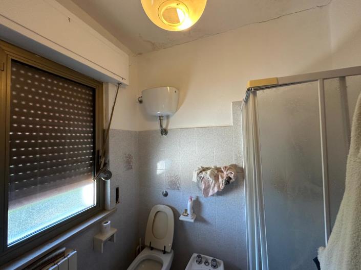 Image No.21-2 Bed Semi-Detached for sale