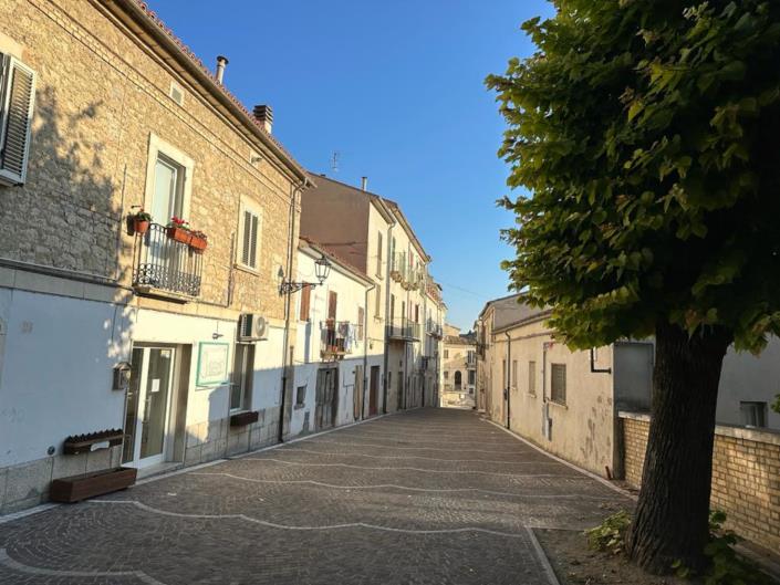 Image No.3-3 Bed Property for sale