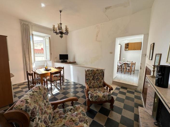 Image No.12-3 Bed Property for sale