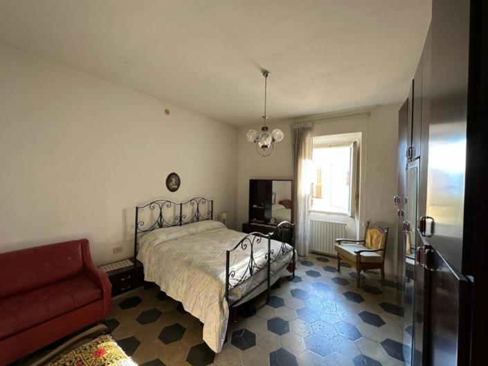 Image No.24-3 Bed Property for sale