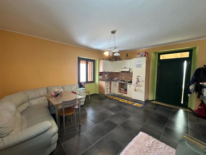 Image No.10-2 Bed Property for sale