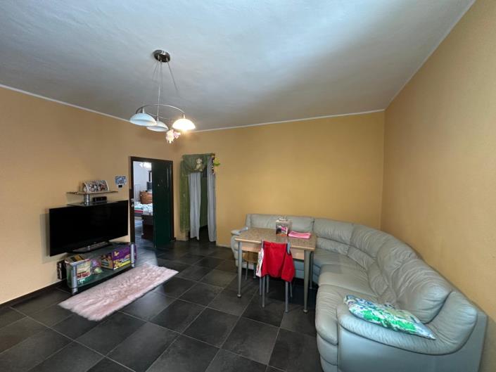 Image No.11-2 Bed Property for sale