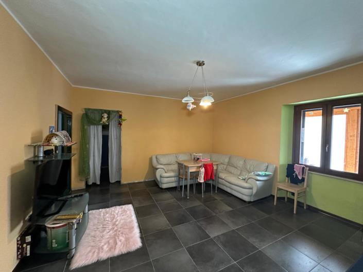 Image No.12-2 Bed Property for sale