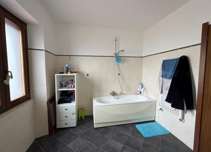 Image No.16-2 Bed Property for sale