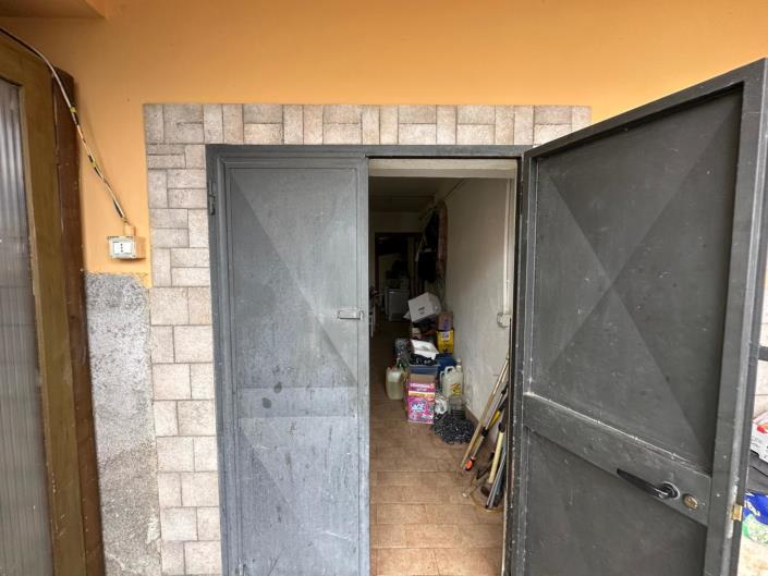 Image No.27-2 Bed Property for sale