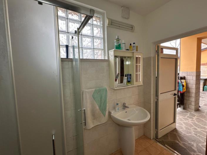 Image No.31-2 Bed Property for sale