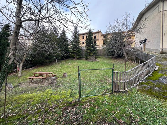 Image No.5-4 Bed Property for sale