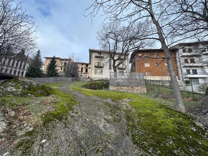 Image No.7-4 Bed Property for sale