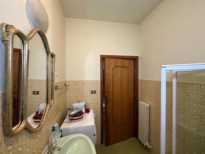 Image No.28-4 Bed Property for sale