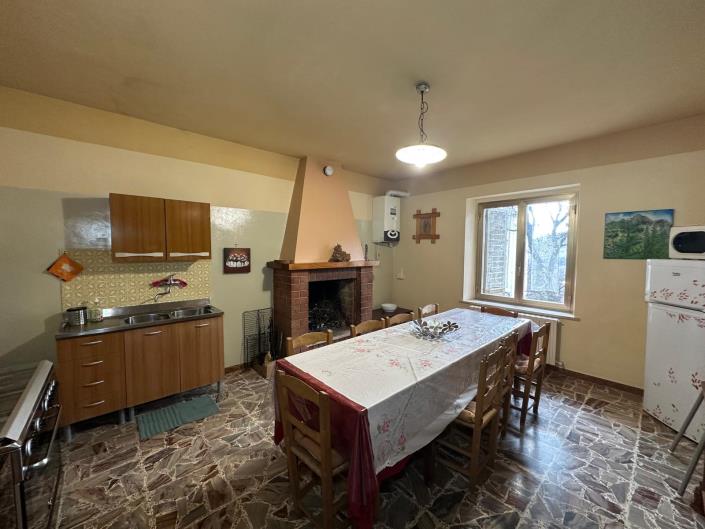 Image No.35-4 Bed Property for sale