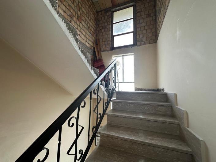 Image No.42-4 Bed Property for sale