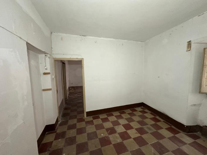 Image No.8-3 Bed Property for sale