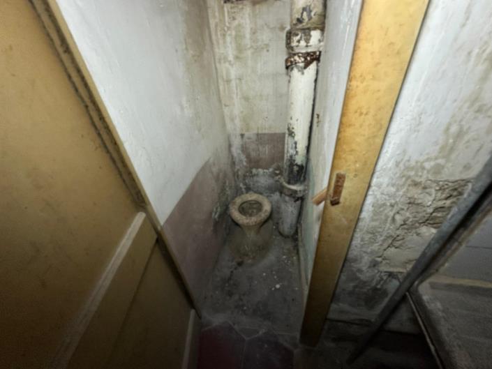 Image No.14-3 Bed Property for sale