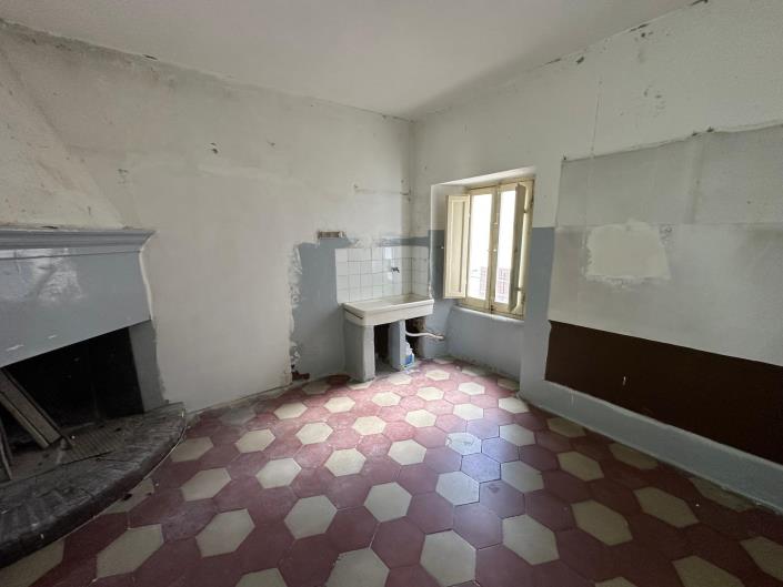 Image No.17-3 Bed Property for sale