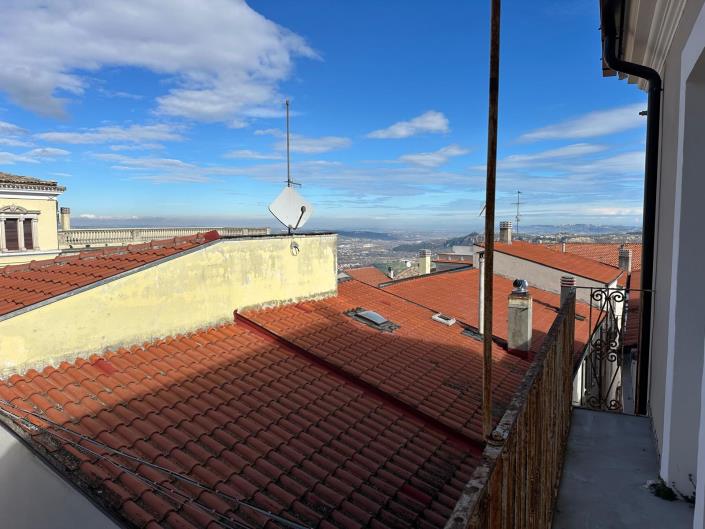 Image No.28-3 Bed Property for sale