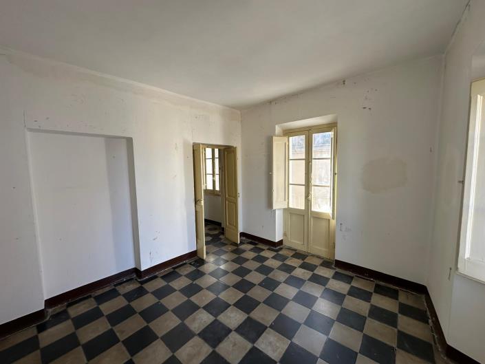 Image No.27-3 Bed Property for sale