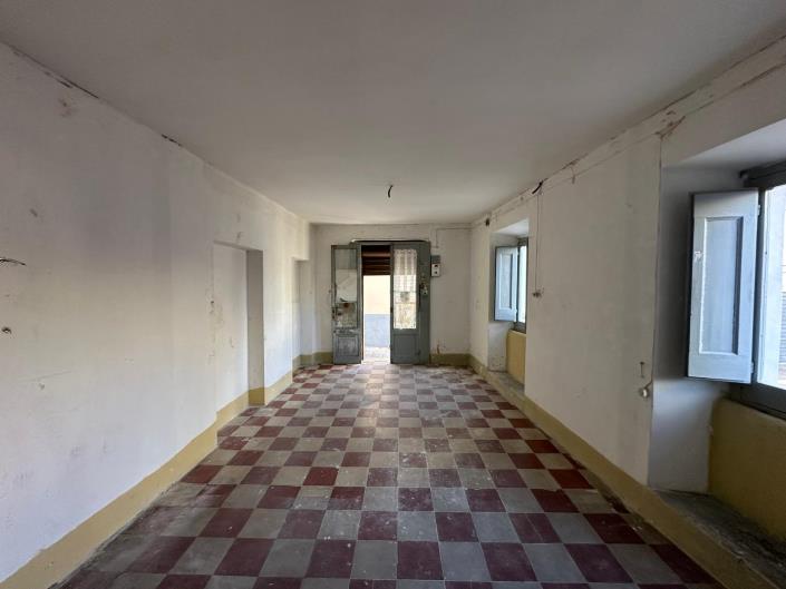 Image No.33-3 Bed Property for sale