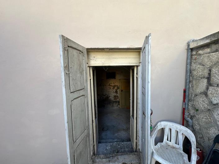 Image No.40-3 Bed Property for sale