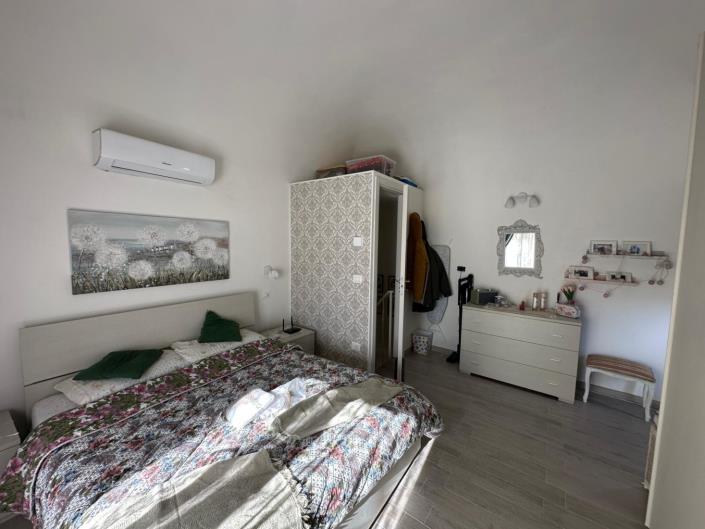 Image No.23-1 Bed Property for sale